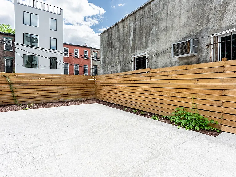 422 1/2 Gates Ave #2F — Photo 17