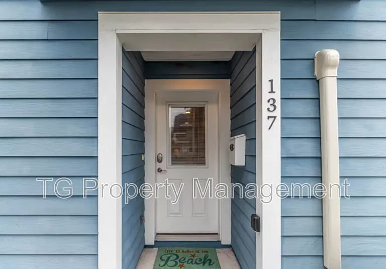 137 6th Ave S — Photo 3