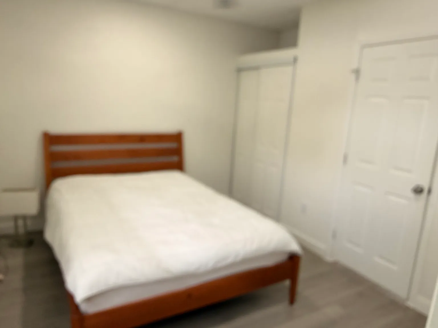 Studio, 1930 sqft, $1,100 — Photo 1