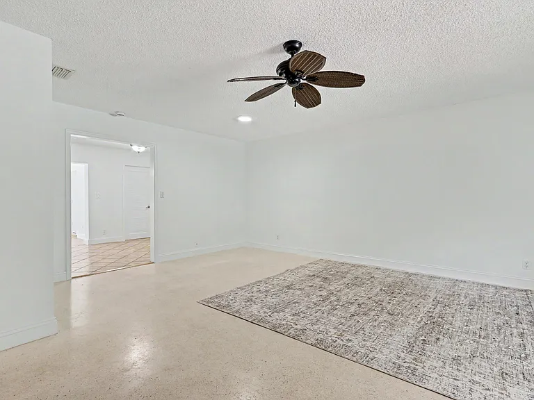 4800 NE 25th Ave N #NORTH — Photo 12