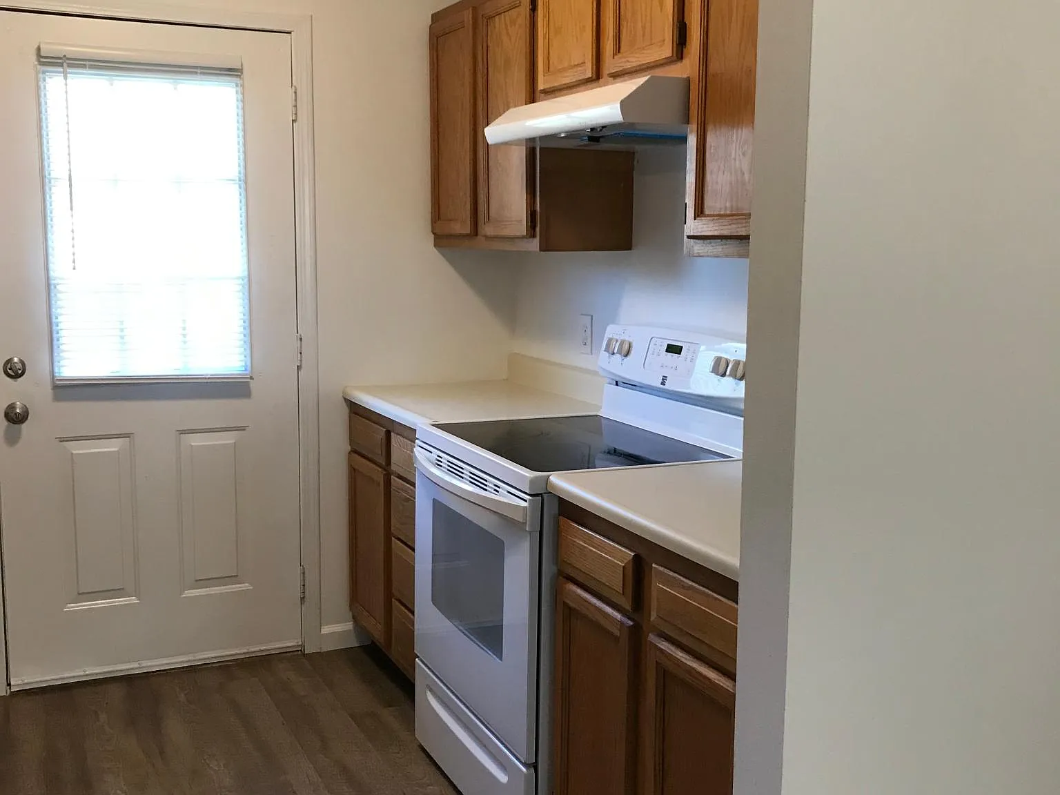 2 bed, 970 sqft, $925 — Photo 3