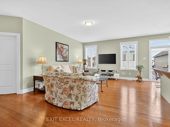 2nd image of 478 Fernside St