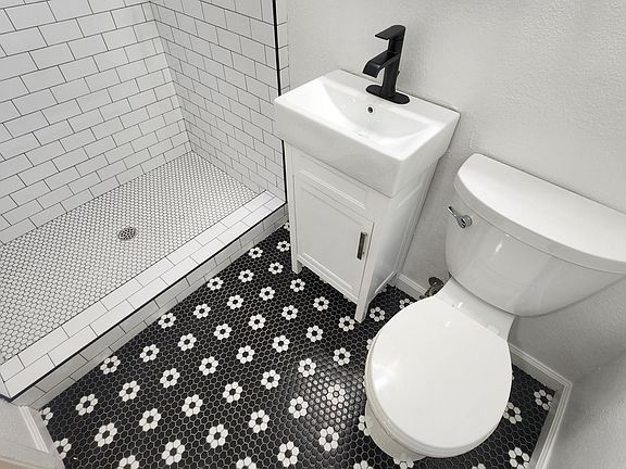 5th image of 1519 17th St APT 3