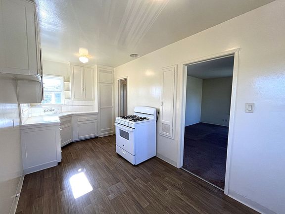 4th image of 4848 N Lakewood Blvd #4850-1/2