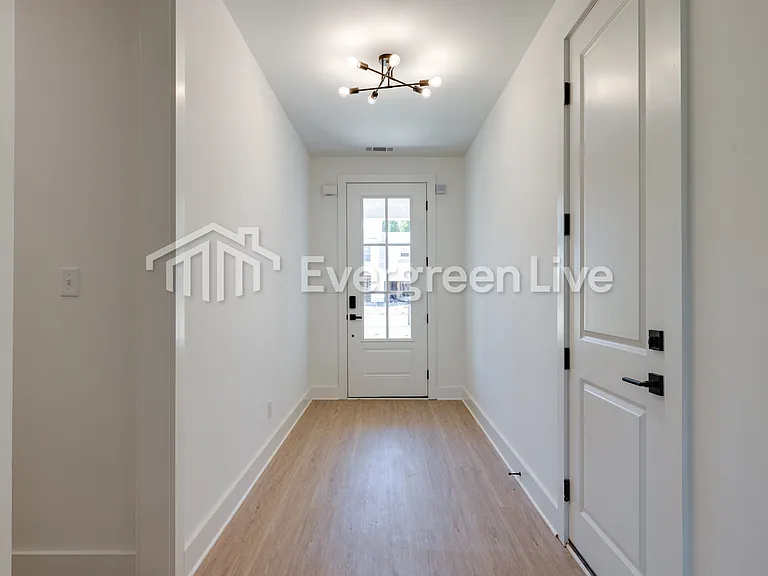 4269 McSwain Dr — Photo 2