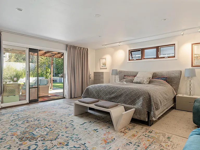 1251 Bel Air Dr — Photo 15