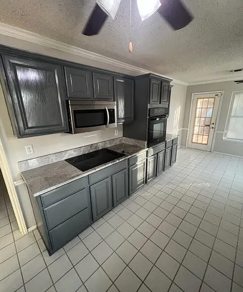 553 Raintree Cir — Photo 5