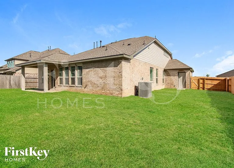 15122 Arlington Park Ave — Photo 15
