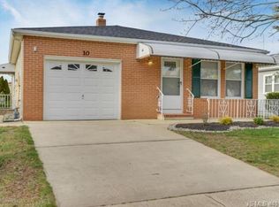 10 Pavilion St, Toms River, NJ 08757