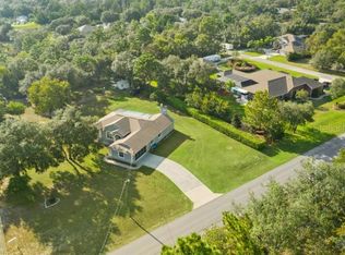 11075 Mountain Mockingbird Rd, Weeki Wachee, FL 34614