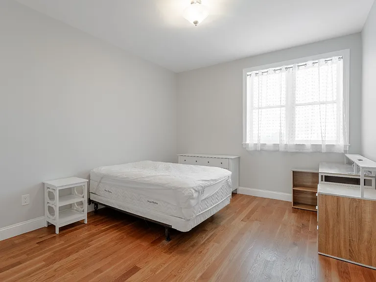 543 Brooklyn Ave #PENTHOUSE — Photo 9