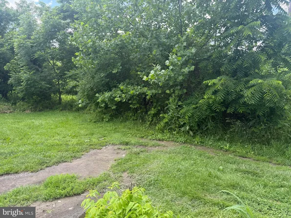 59 Church St, Paw Paw, WV 25434