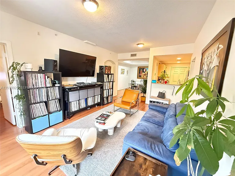6630 NW 114th Ave #1527 — Photo 3