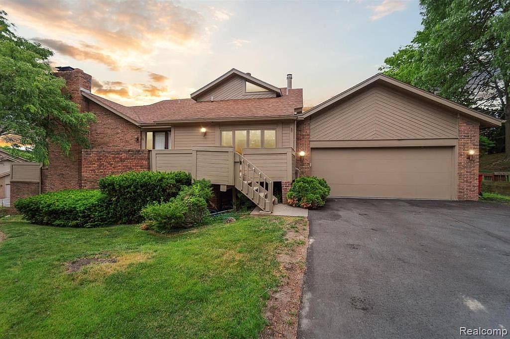3882 Pine Harbor Dr, West Bloomfield, MI 48323 Zillow