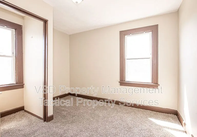 19101 Nitra Ave — Photo 14