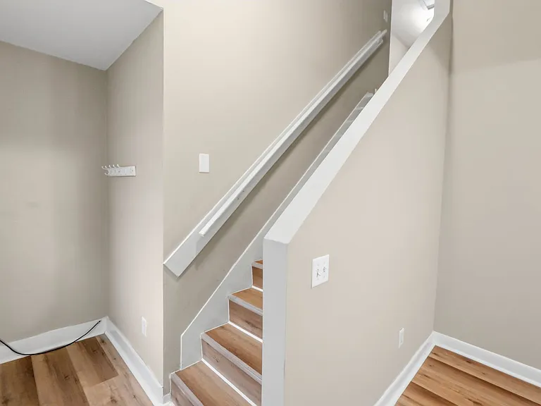 13 Oak St — Photo 18