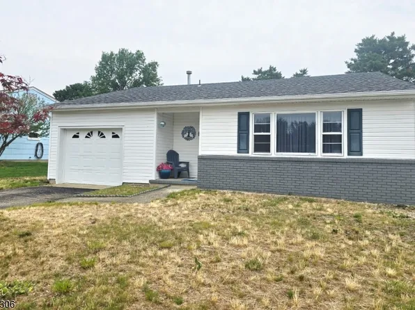 214 Westbrook Dr, Berkeley Twp., NJ 08757