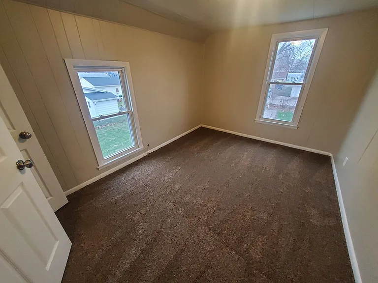 240 E Dunham Ave — Photo 30