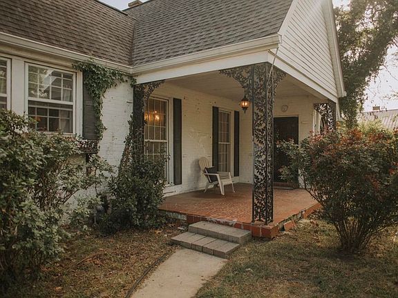 2nd image of 230 Lake Dr