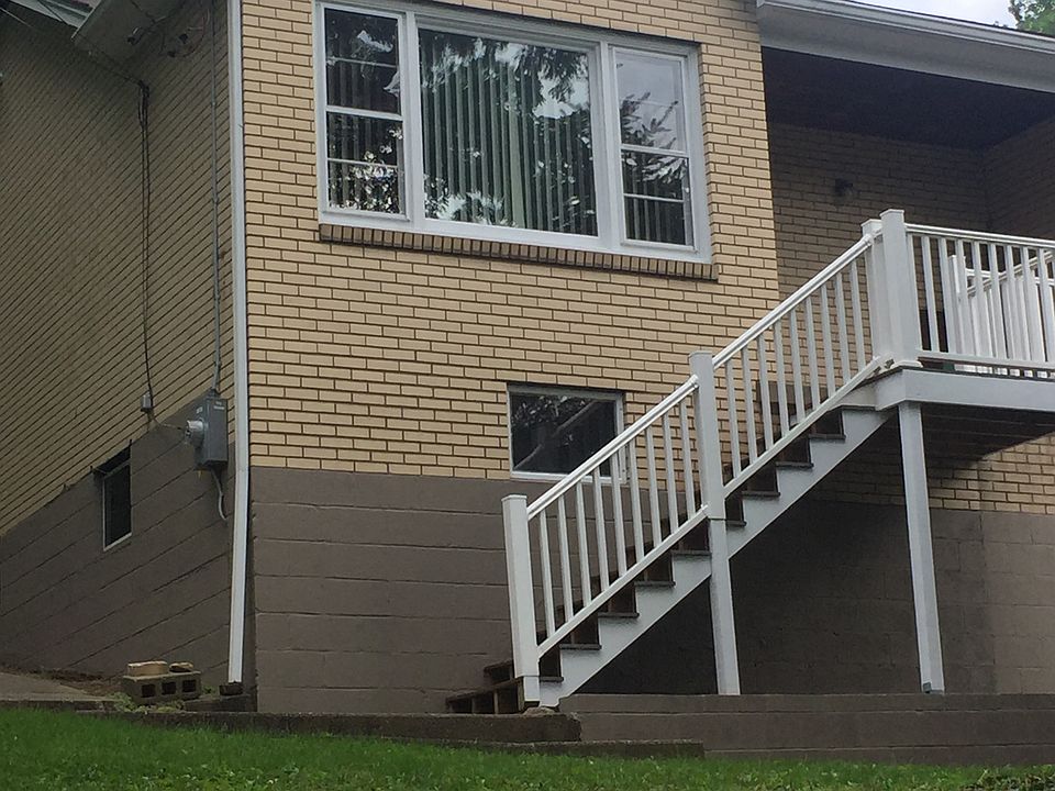 2nd image of 415 Marvin St
