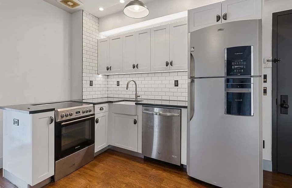 1st image of 19 Brooklyn Ave #4