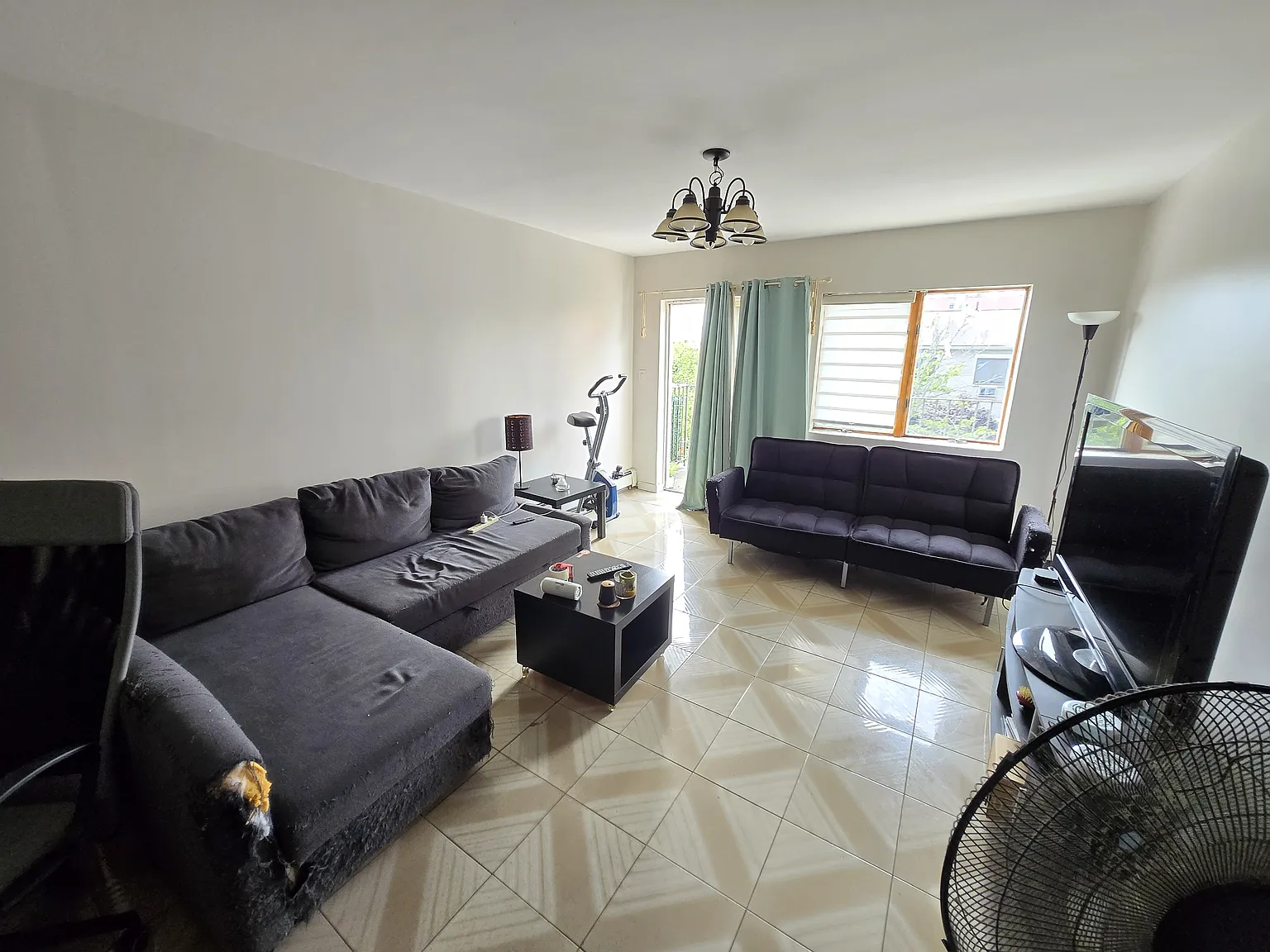 3 bed, 1400 sqft, $2,950 — Photo 1