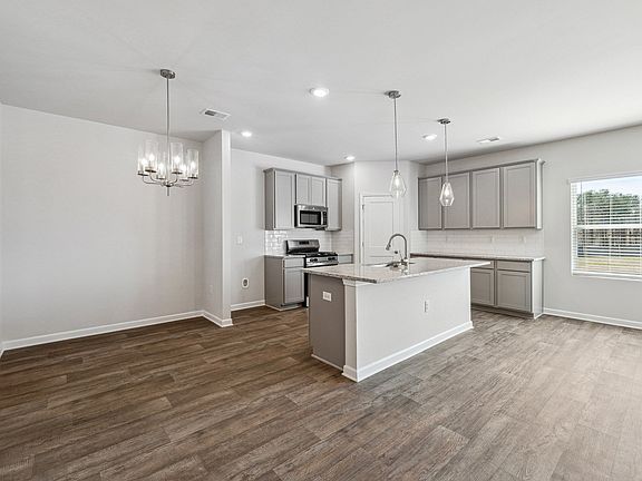 3rd image of 358 Orwell Dr