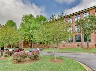 201-230 S Hoskins Rd, Charlotte, NC 28208