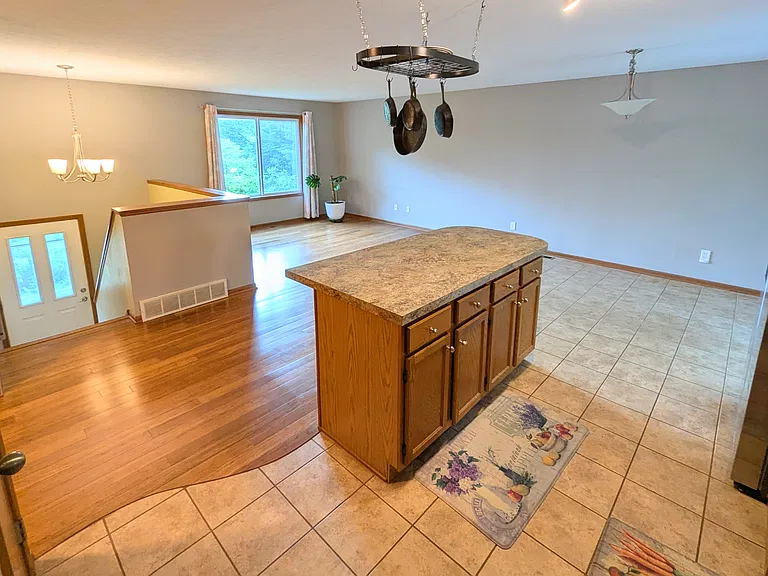 5771 Fulton St E — Photo 7