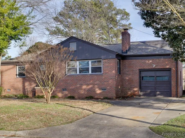 20 Brookfield Dr, Hampton, VA 23666