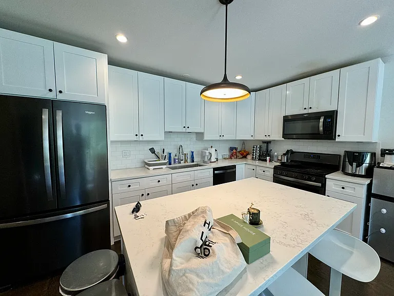 2020 W Division St #2 — Photo 8