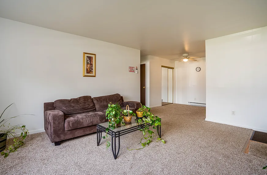 2 bed, 1000 sqft, $995 — Photo 3