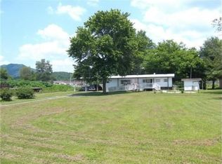 747 Greenlawn Cemetery Rd, Murphy, NC 28906