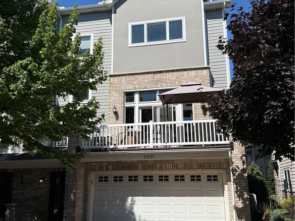 2257 City View Dr, Cleveland, OH 44113