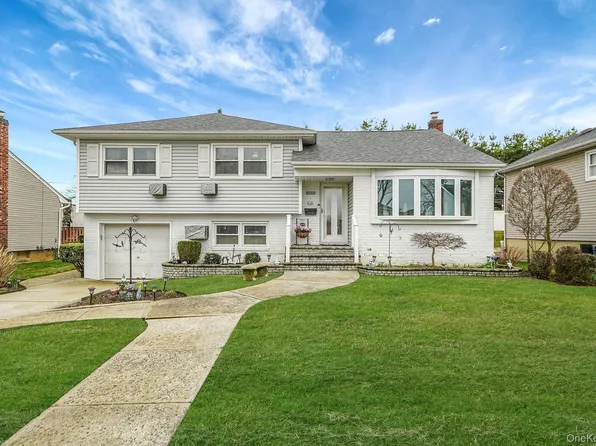 2626 Burro Lane, East Meadow, NY 11554