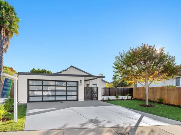 4371 Huggins St, San Diego, CA 92122