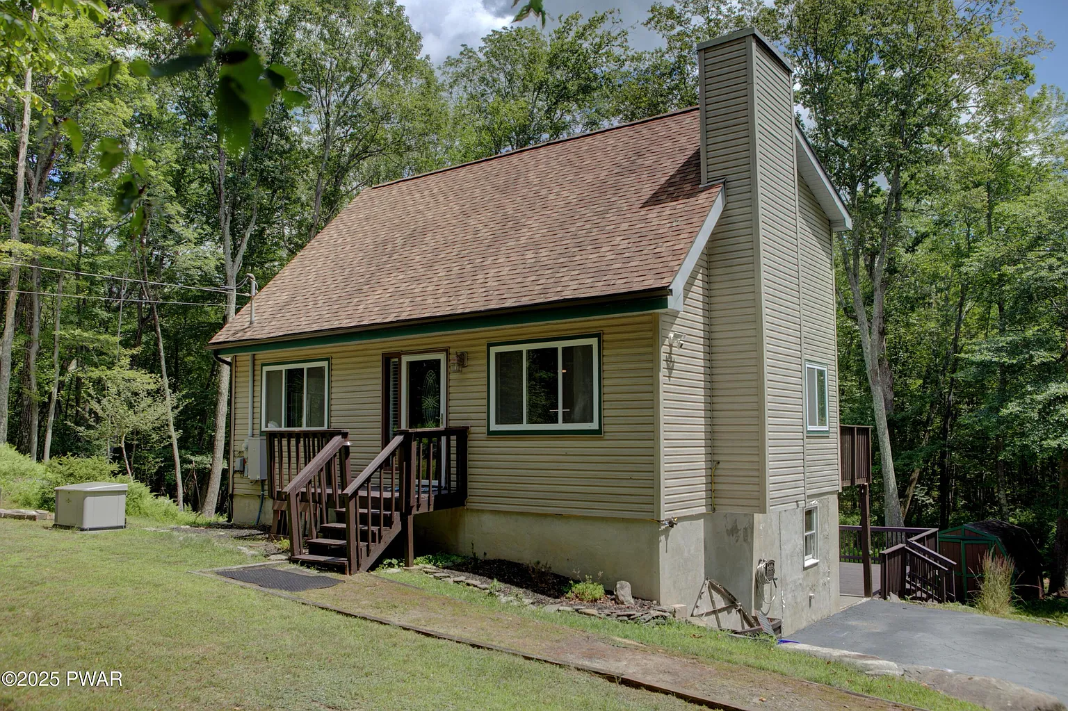 103 Larkspur Ln N photo 1