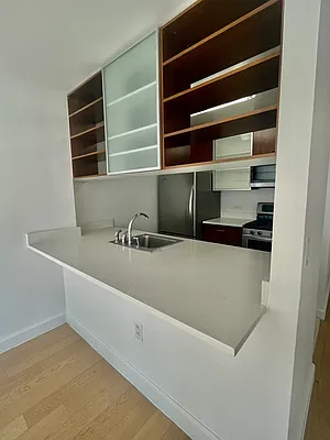 Rented by Cushman & Wakefield (Management) | media 6