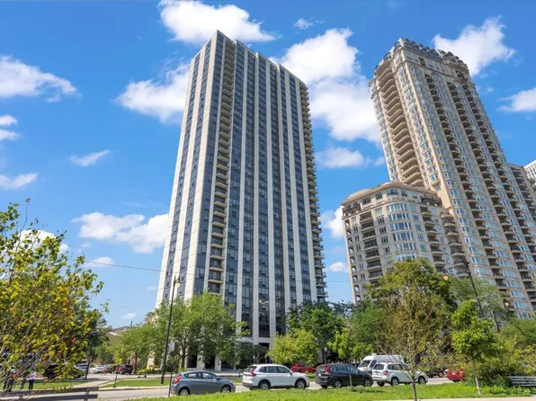 2500 N Lakeview Ave APT 3404, Chicago, IL 60614