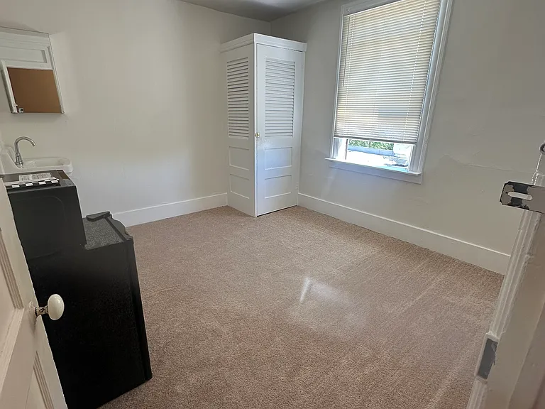 1546 Webster St #13 — Photo 3