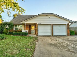1204 NW 6th Pl, Moore, OK 73170
