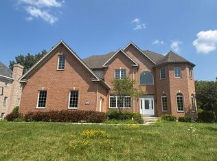 8420 Redtail Dr, Crystal Lake, IL 60014