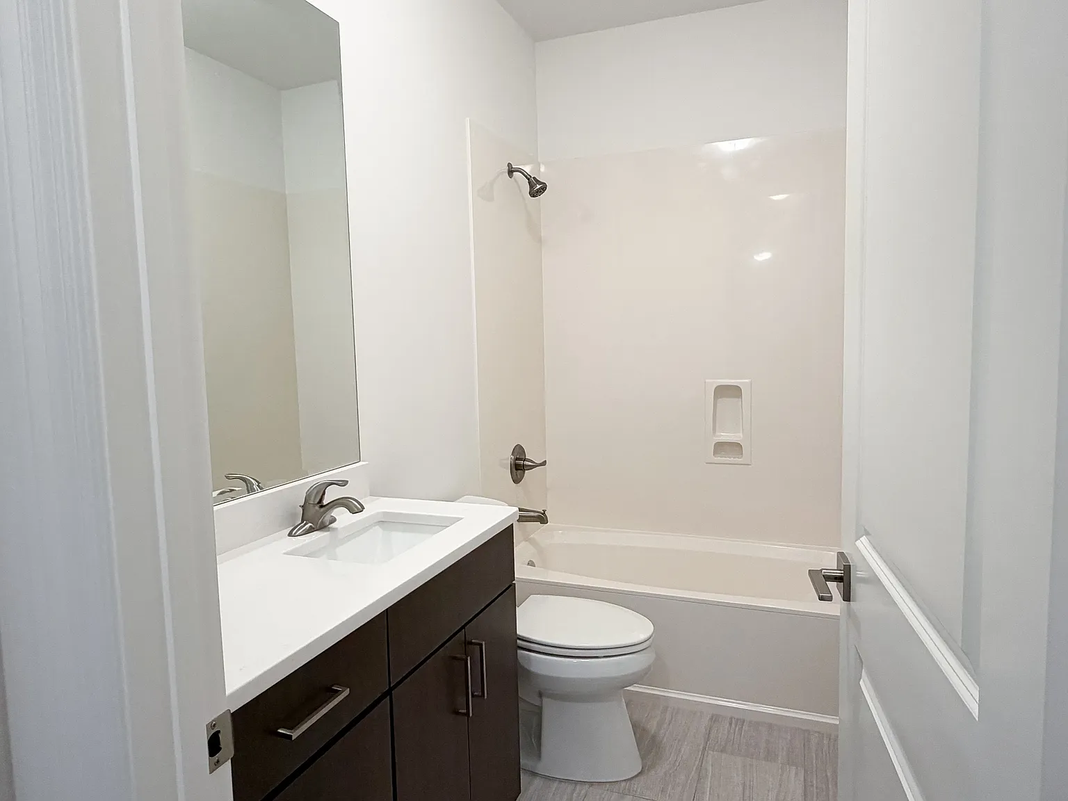 315 Bailey Dr — Photo 2