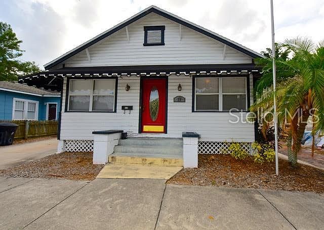 1st image of 916 8th St N