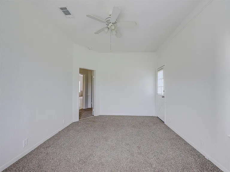 610 Linden St — Photo 35