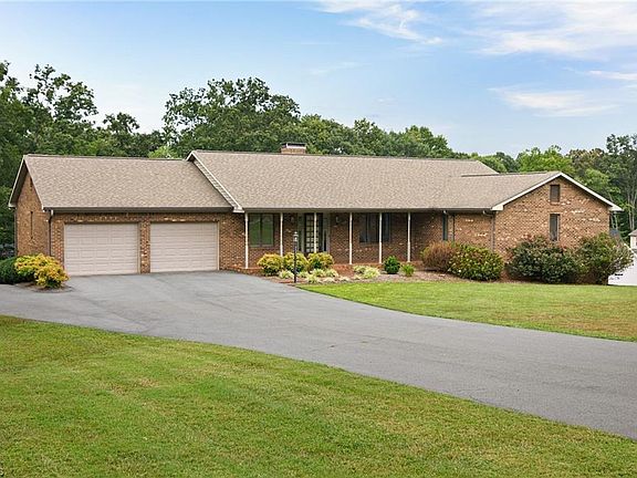 2nd image of 5465 Heritage Oaks Ln