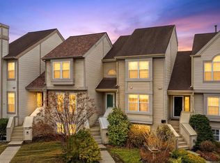 6185 Stonepath Cir, Centreville, VA 20120