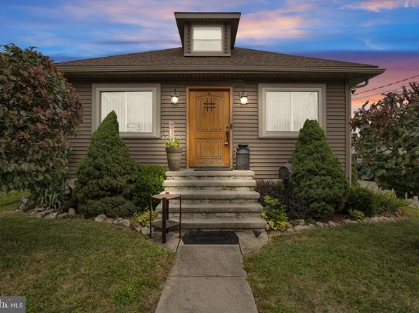 21 H St, Carlisle, PA 17013