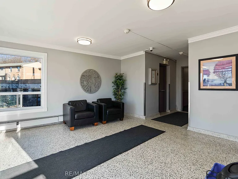 283 Fairway Rd N #90 — Photo 8