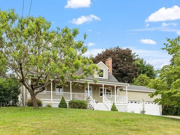 20 Lantern Ln, Milford, MA 01757